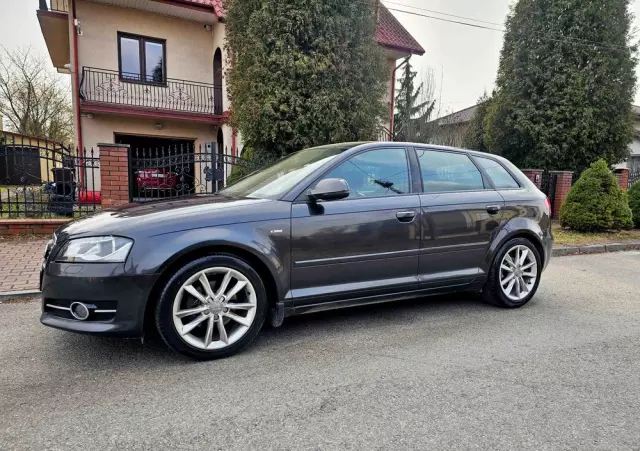 AUDI A3 2.0 TDI Sportback DPF S line Sportpaket (plus)
