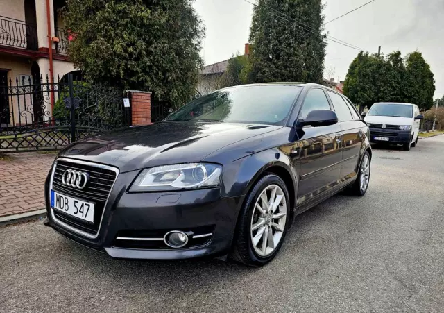 AUDI A3 2.0 TDI Sportback DPF S line Sportpaket (plus)