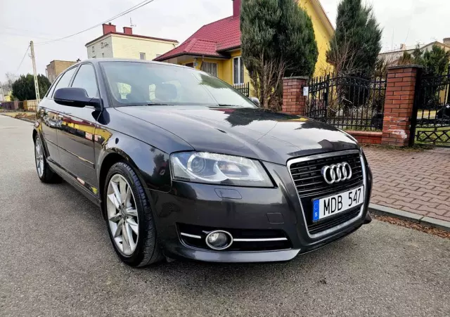 AUDI A3 2.0 TDI Sportback DPF S line Sportpaket (plus)