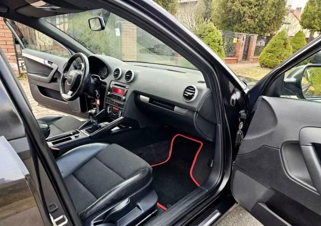 AUDI A3 2.0 TDI Sportback DPF S line Sportpaket (plus)