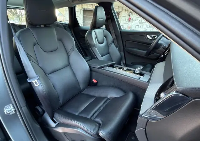 VOLVO XC 60 D5 AWD Inscription