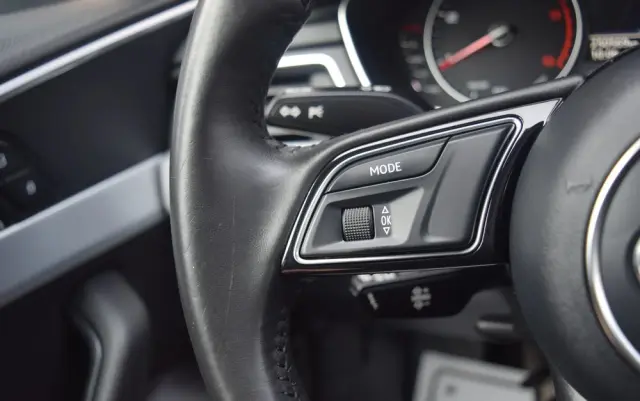 AUDI A4 Avant 2.0 TDI DPF S line Sportpaket