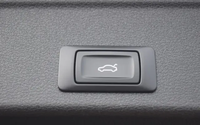 AUDI A4 Avant 2.0 TDI DPF S line Sportpaket