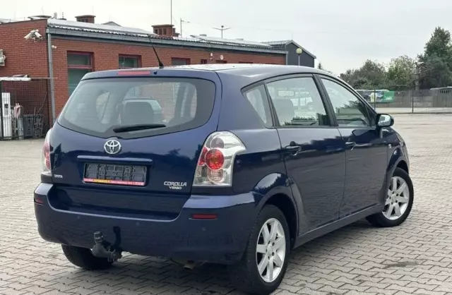 TOYOTA Corolla Verso 