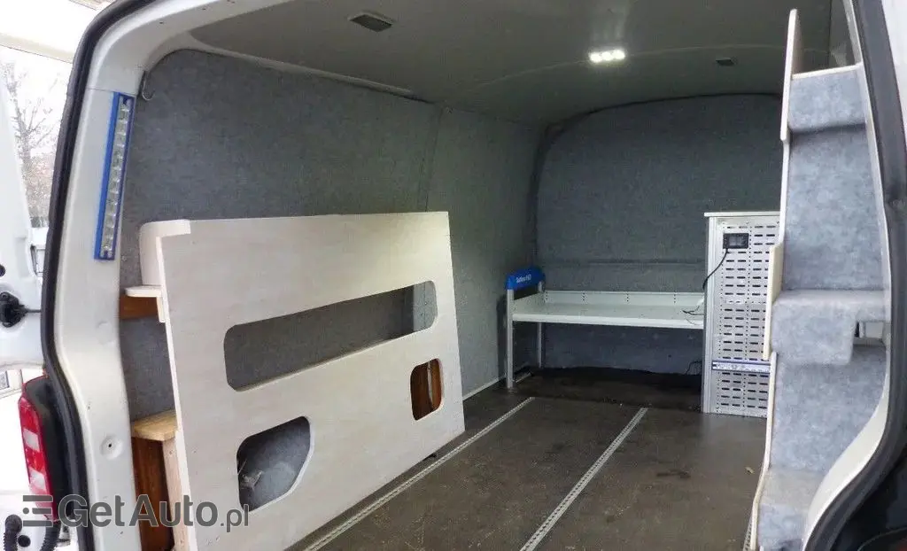 VOLKSWAGEN TRANSPORTER 