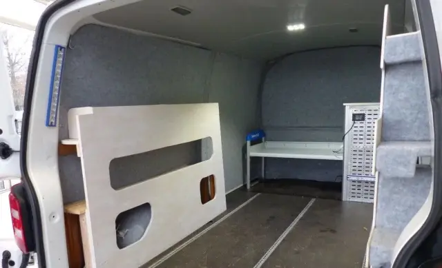 VOLKSWAGEN TRANSPORTER 