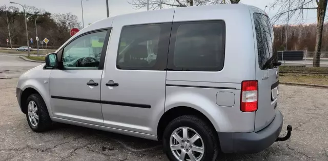 VOLKSWAGEN Caddy 