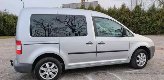 VOLKSWAGEN Caddy 