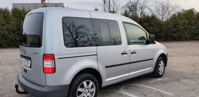 VOLKSWAGEN Caddy 