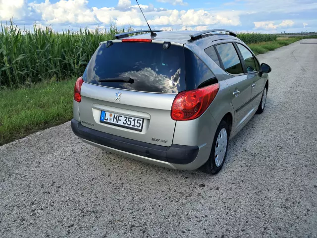 PEUGEOT 207 