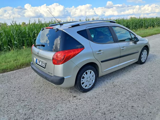 PEUGEOT 207 