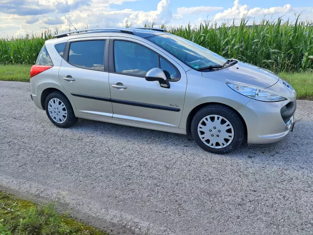 PEUGEOT 207 