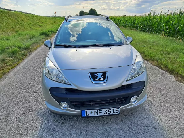 PEUGEOT 207 