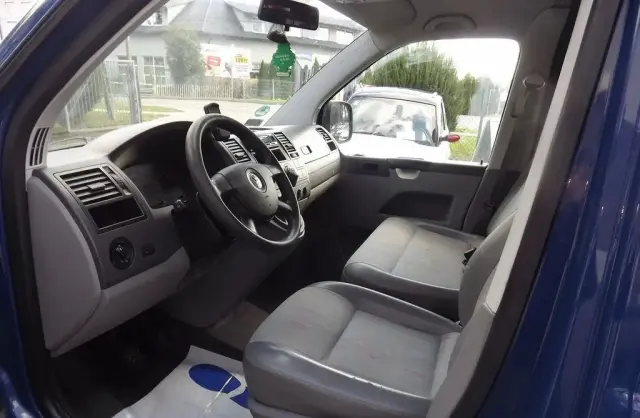 VOLKSWAGEN TRANSPORTER 