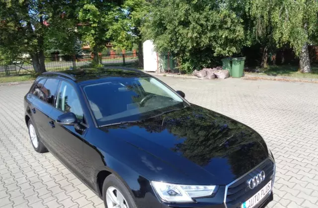 AUDI A4 