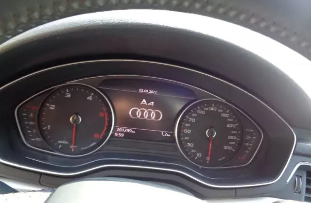 AUDI A4 