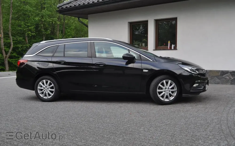 OPEL Astra 1.4 Turbo Edition