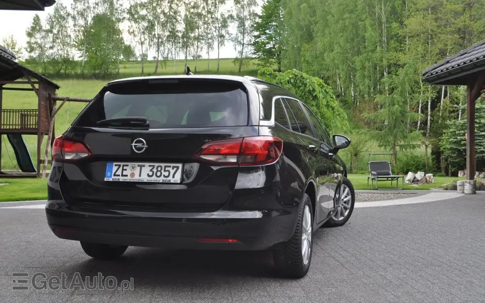 OPEL Astra 1.4 Turbo Edition
