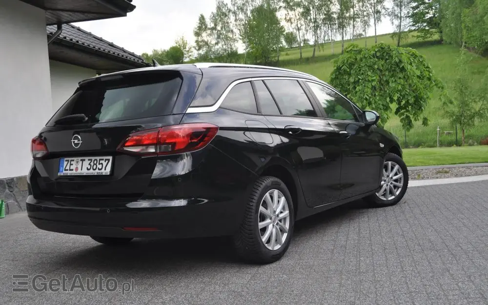 OPEL Astra 1.4 Turbo Edition