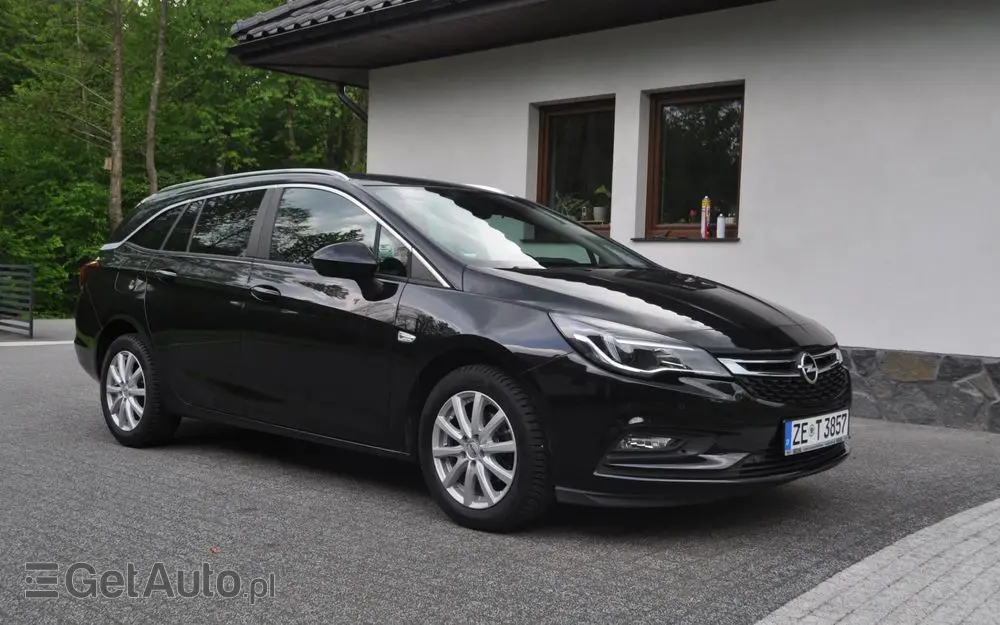 OPEL Astra 1.4 Turbo Edition