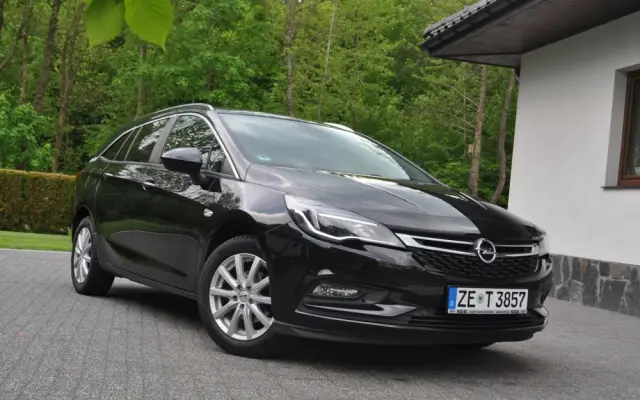 OPEL Astra 1.4 Turbo Edition