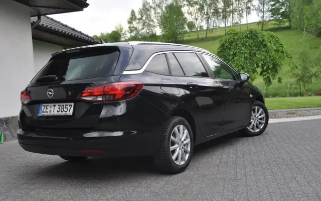 OPEL Astra 1.4 Turbo Edition