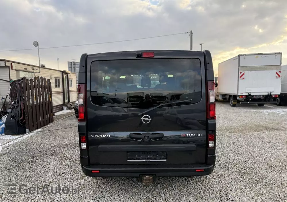OPEL VIVARO 145KM/ Brygadówka 5 osób/rej.na 8/Klima/Tempomat/Kamera/Hak/fv Vat 23% 