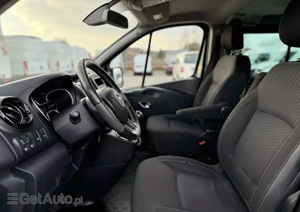 OPEL VIVARO 145KM/ Brygadówka 5 osób/rej.na 8/Klima/Tempomat/Kamera/Hak/fv Vat 23% 