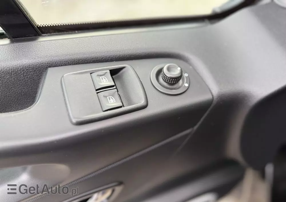 OPEL VIVARO 145KM/ Brygadówka 5 osób/rej.na 8/Klima/Tempomat/Kamera/Hak/fv Vat 23% 