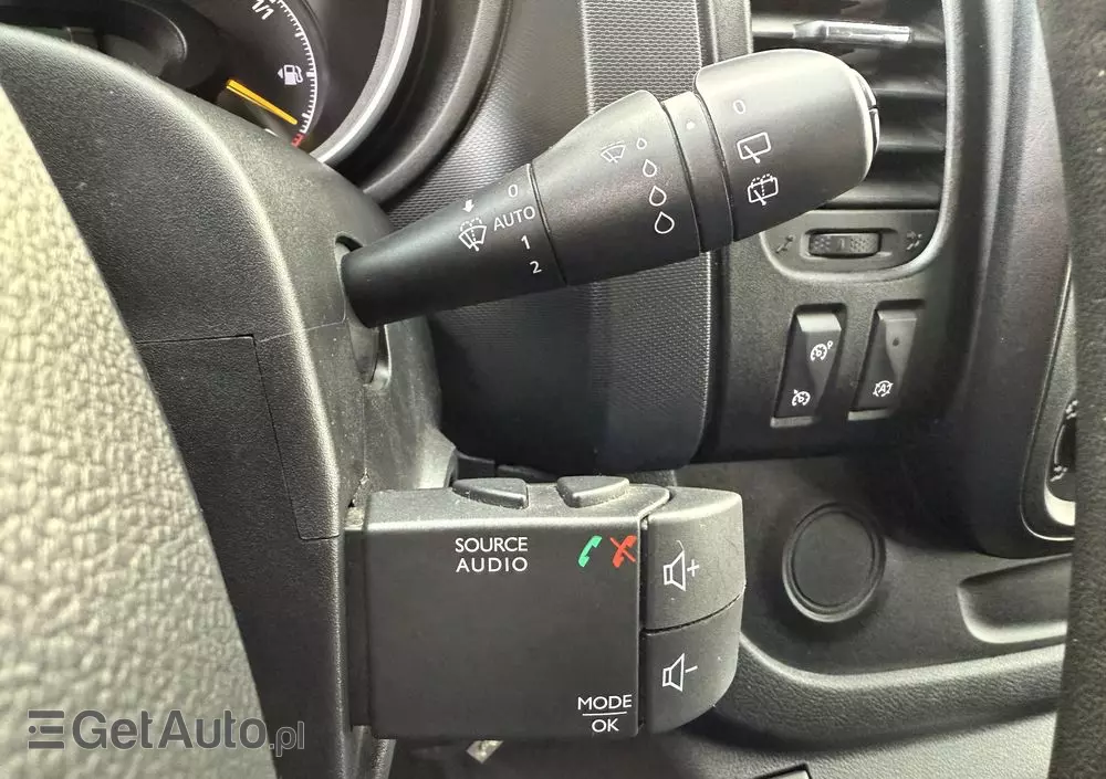 OPEL VIVARO 145KM/ Brygadówka 5 osób/rej.na 8/Klima/Tempomat/Kamera/Hak/fv Vat 23% 