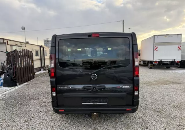OPEL VIVARO 145KM/ Brygadówka 5 osób/rej.na 8/Klima/Tempomat/Kamera/Hak/fv Vat 23% 