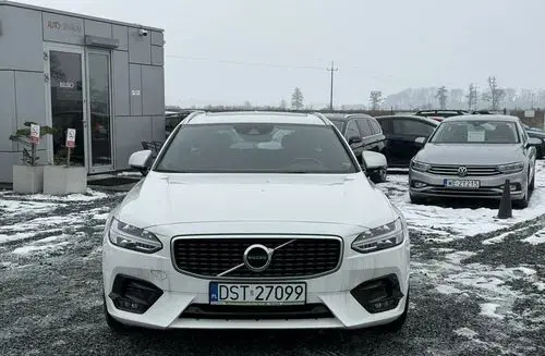 VOLVO V90 