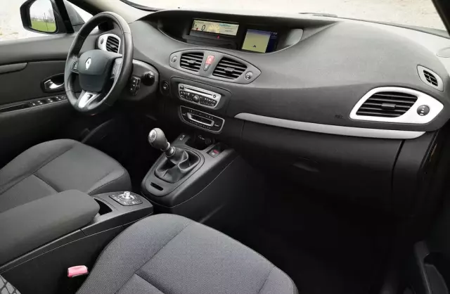 RENAULT Grand Scenic 