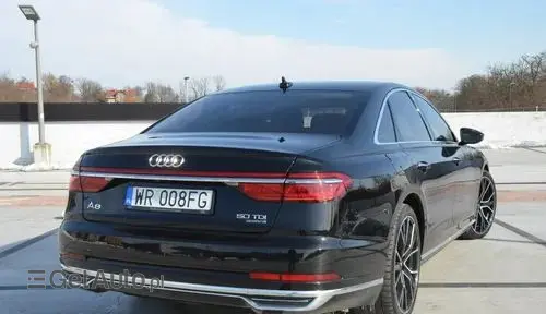 AUDI A8 