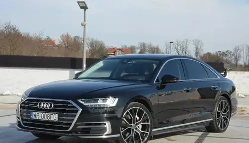 AUDI A8 
