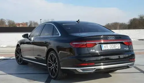 AUDI A8 