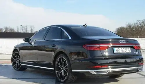AUDI A8 
