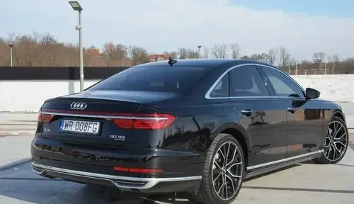 AUDI A8 