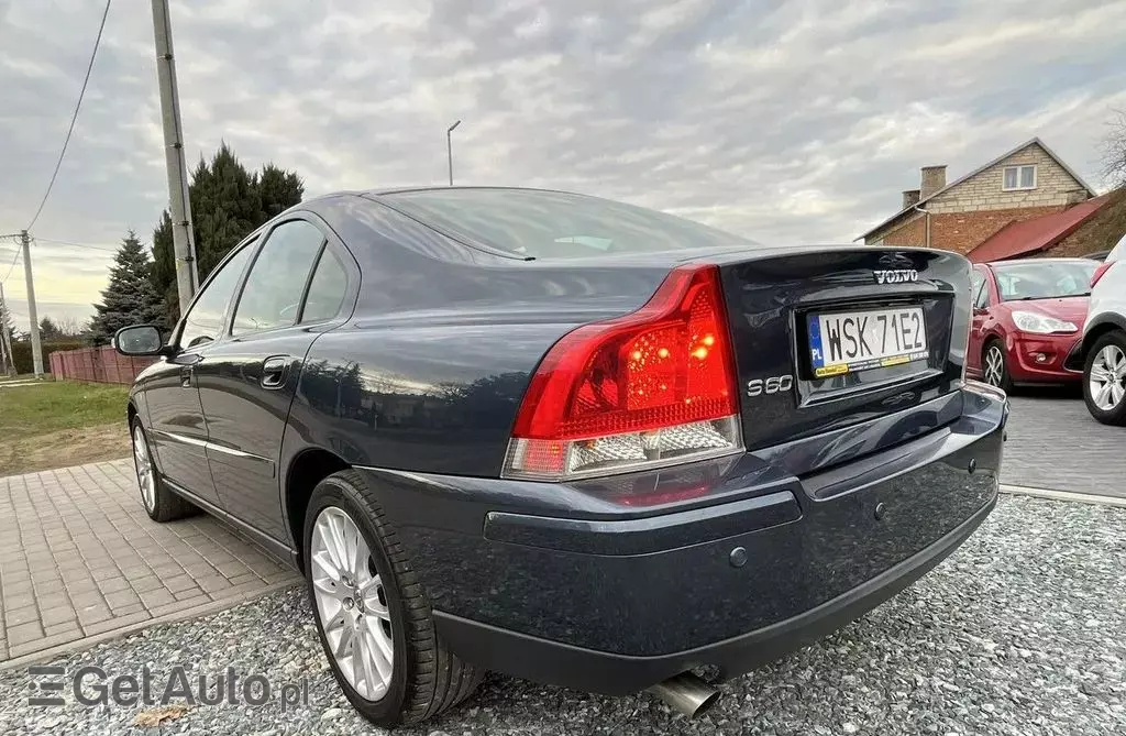 VOLVO S60 