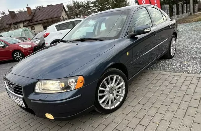 VOLVO S60 