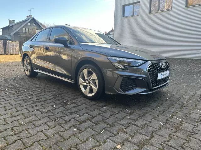 AUDI A3 S line S tronic