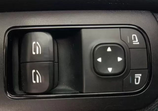 MERCEDES-BENZ Sprinter CHŁODNIA 8EP IZOTERMA AGREGAT ZANOTTI 4,12x2,15x2,30 KLIMA 314CDI 