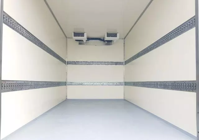 MERCEDES-BENZ Sprinter CHŁODNIA 8EP IZOTERMA AGREGAT ZANOTTI 4,12x2,15x2,30 KLIMA 314CDI 