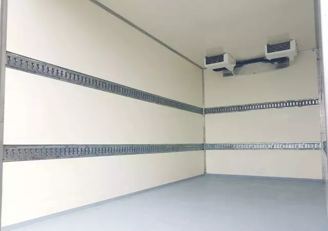 MERCEDES-BENZ Sprinter CHŁODNIA 8EP IZOTERMA AGREGAT ZANOTTI 4,12x2,15x2,30 KLIMA 314CDI 