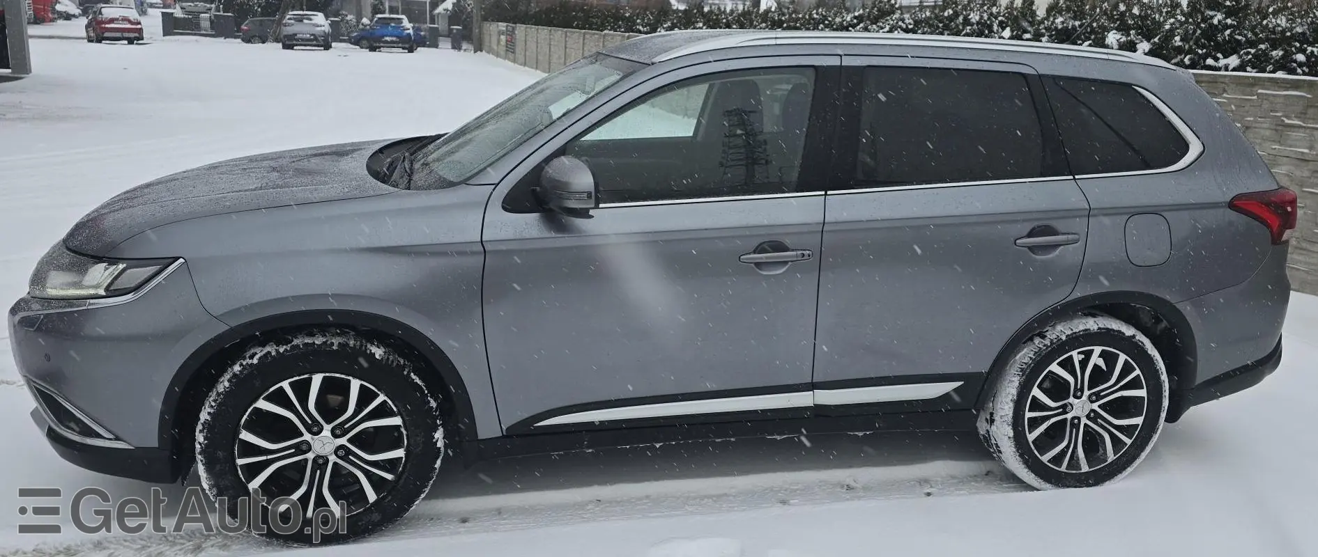 MITSUBISHI Outlander Intense+ 4WD CVT