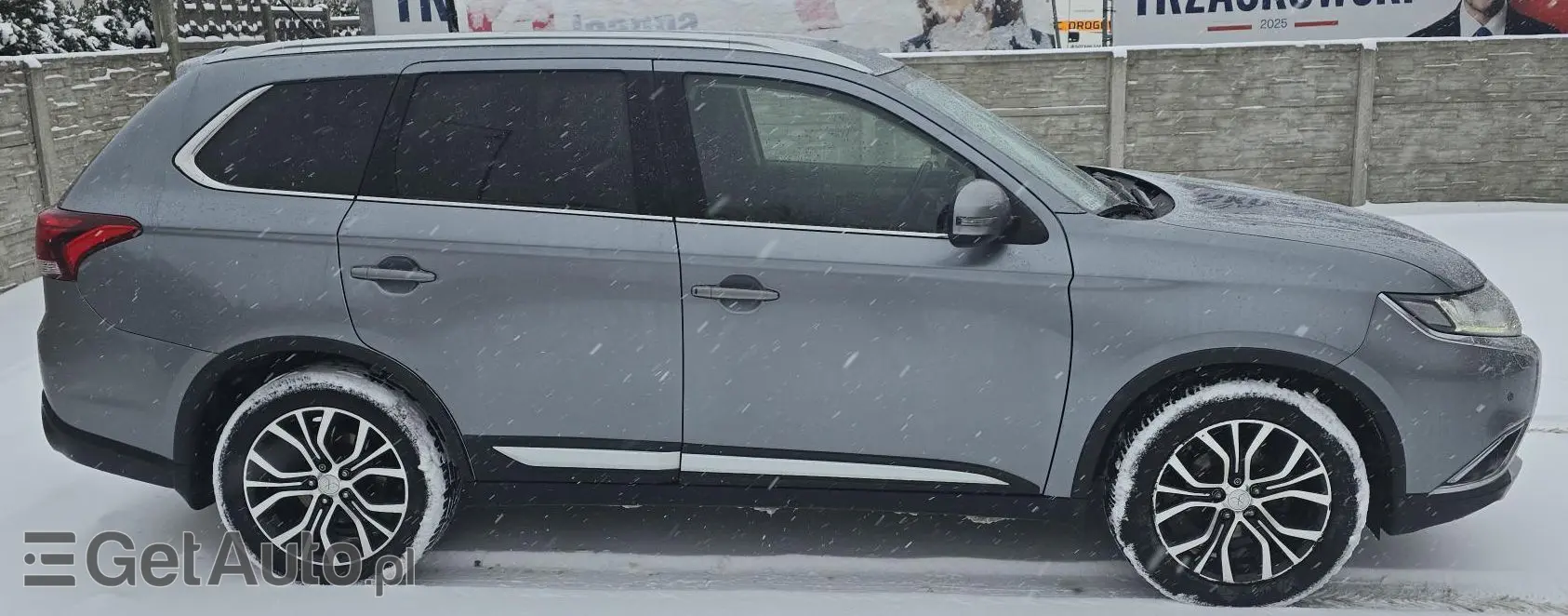 MITSUBISHI Outlander Intense+ 4WD CVT