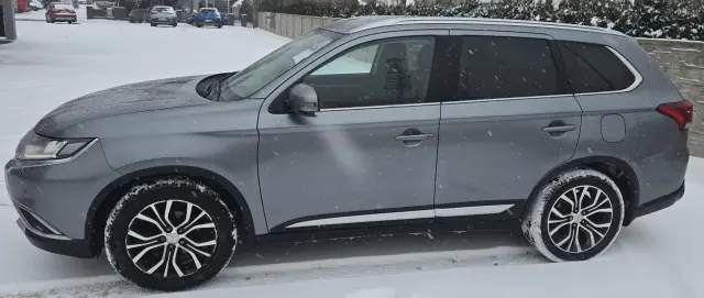 MITSUBISHI Outlander Intense+ 4WD CVT