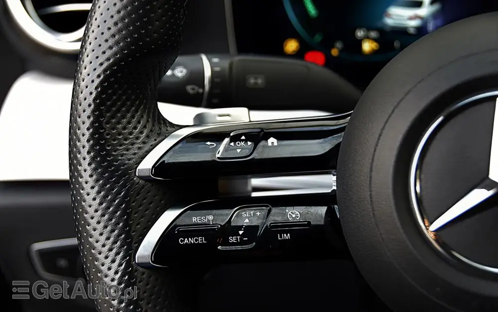 MERCEDES-BENZ Klasa E 220 d 4-Matic AMG