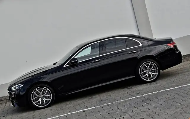 MERCEDES-BENZ Klasa E 220 d 4-Matic AMG