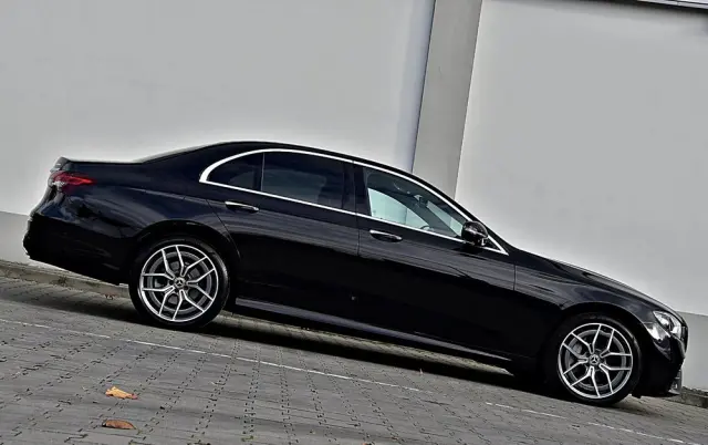 MERCEDES-BENZ Klasa E 220 d 4-Matic AMG